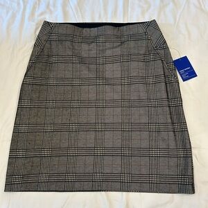 Ladies Plaid Apt. 9 Tummy Control Skirt - Size Medium - NWT